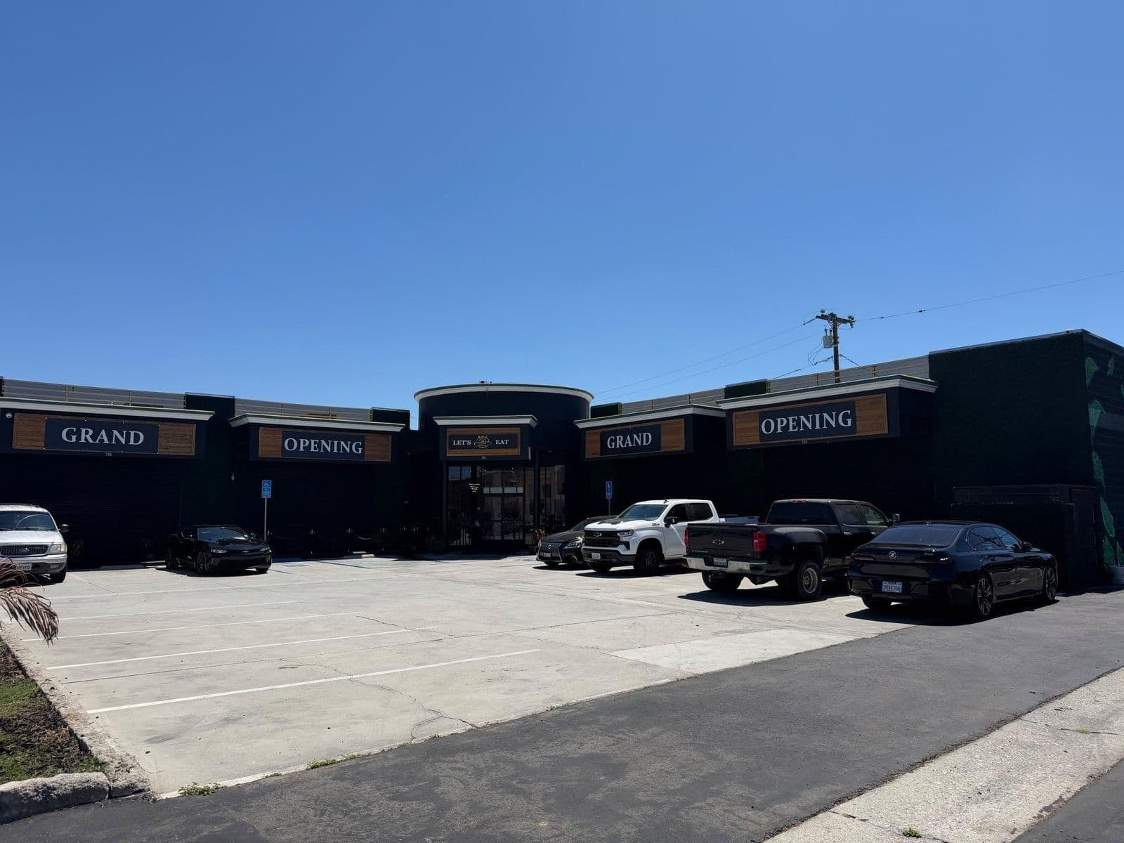 546 W Compton Blvd